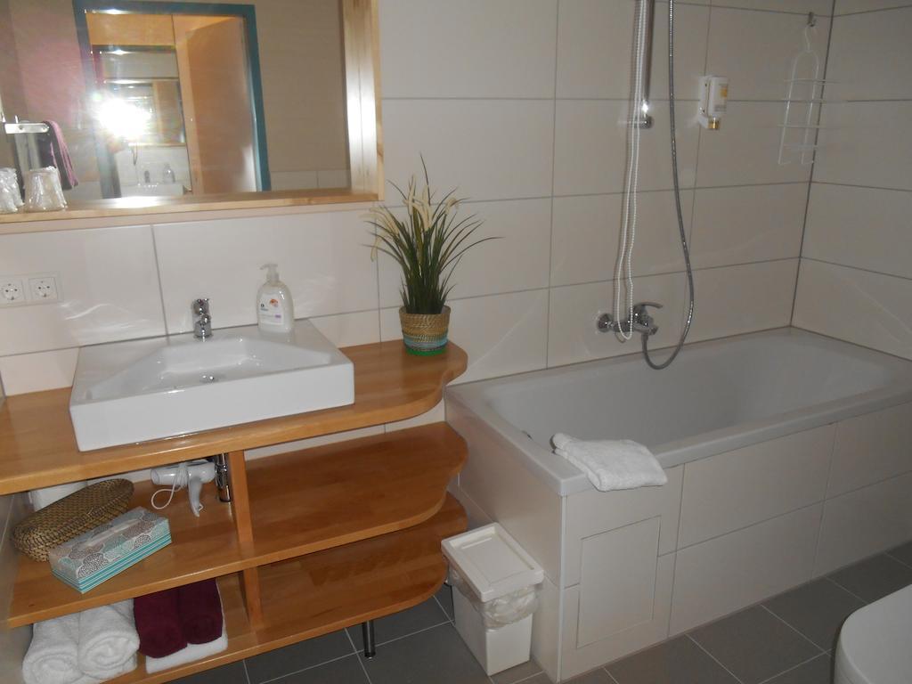 נקרסולם Warum Ins Hotel מראה חיצוני תמונה